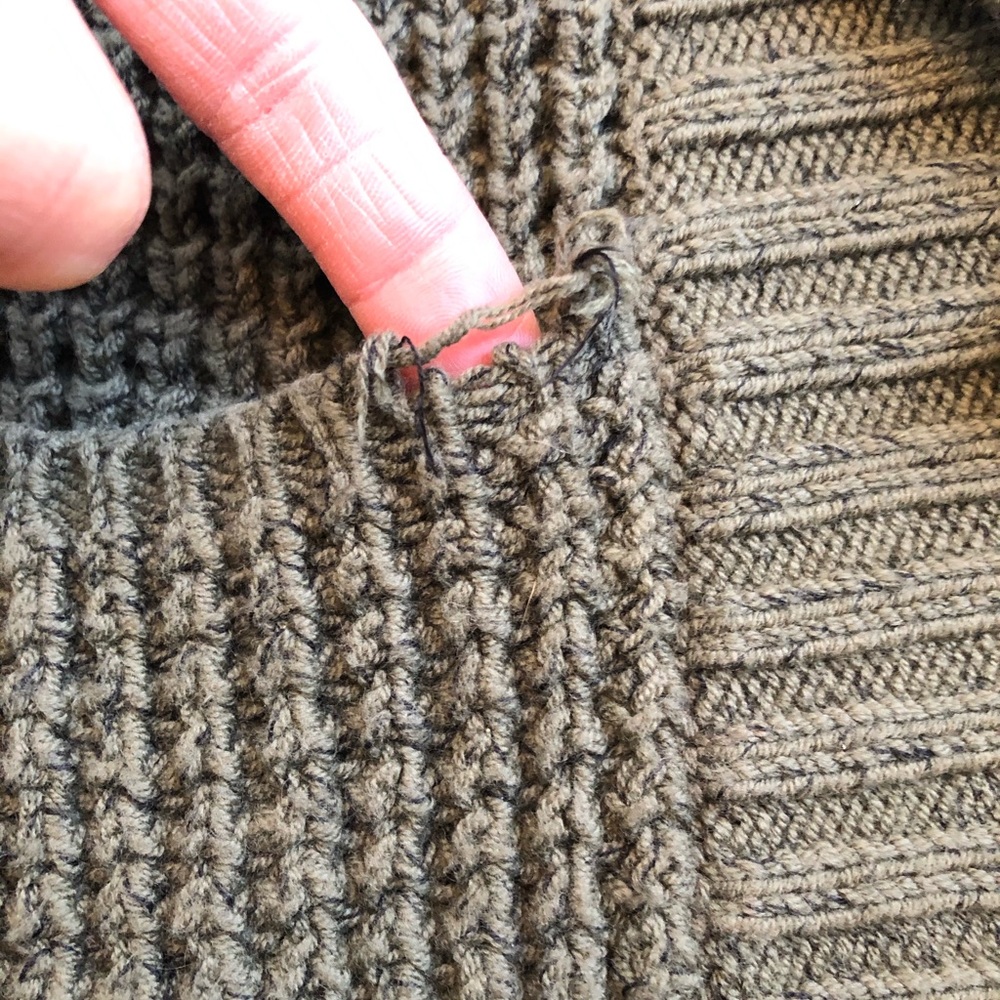 Express sweaters - Picture 7 of 7